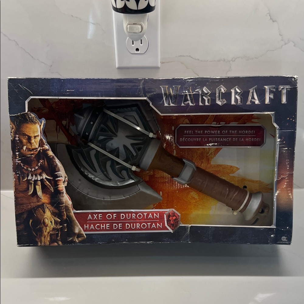 World of Warcraft Axe of Durotan Roleplay Toy new in Box